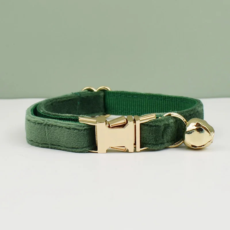 Velvet Cat Collar – Elegant, Soft & Comfortable