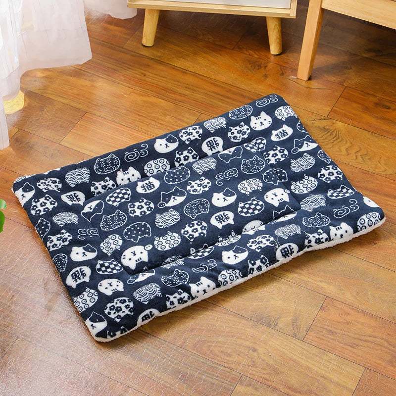 Flannel Pet Sleeping Mat – Soft & Cozy Bed for Dogs and Cats
